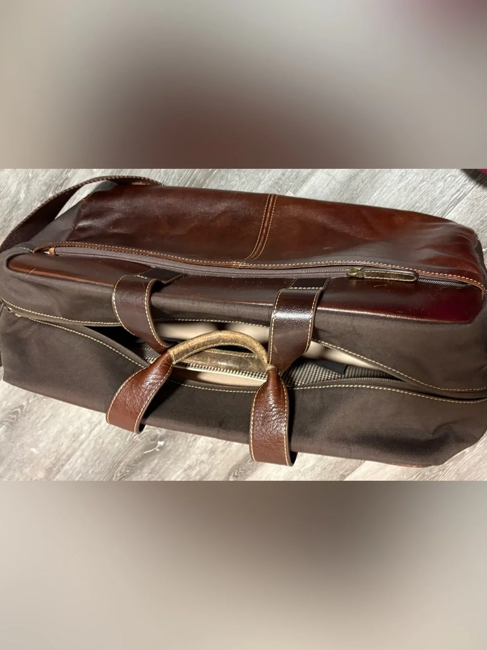 Boconi sleek leather